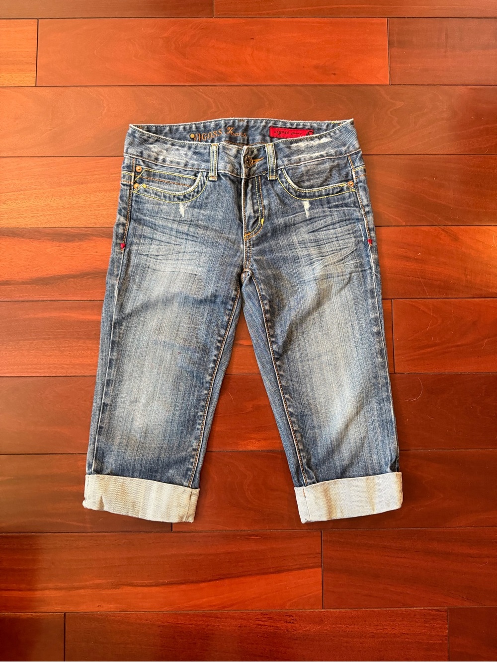 Vigoss Jeans Women’s Size 28 5/6 Distressed Denim Capri Jeans 98% Cotton